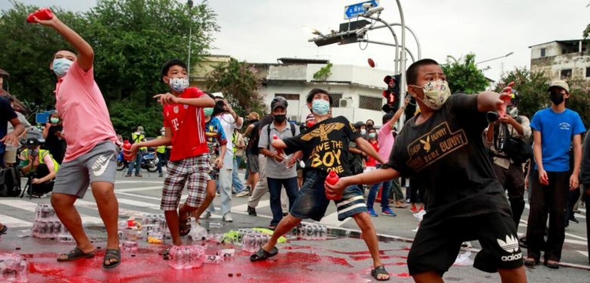 تصاویر| درگیری معترضان تایلندی با پلیس
