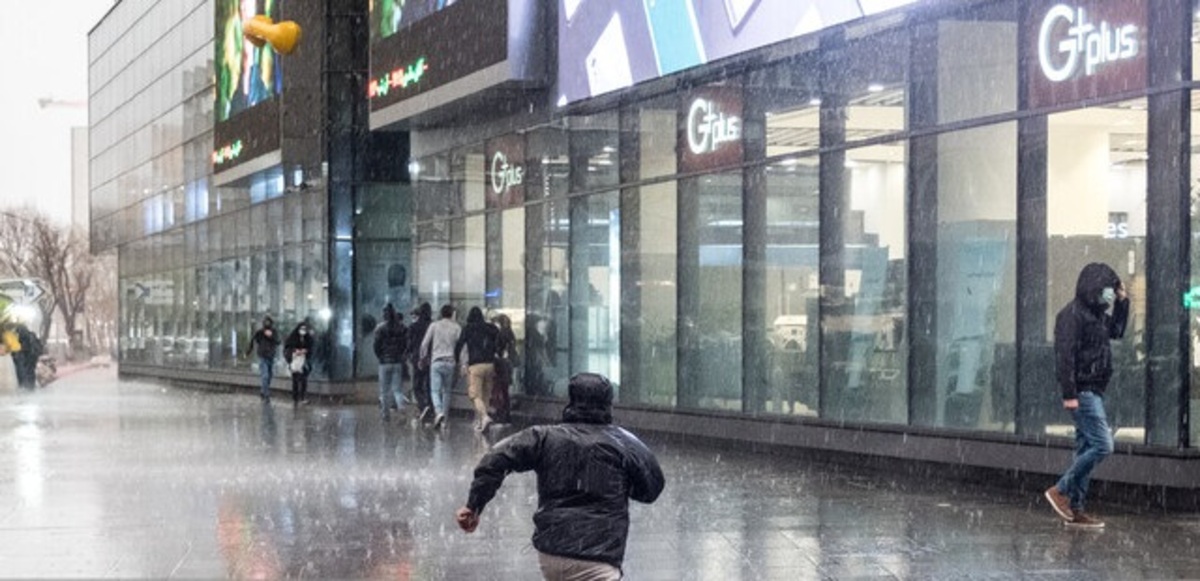 بارش باران و کاهش دما در پایتخت