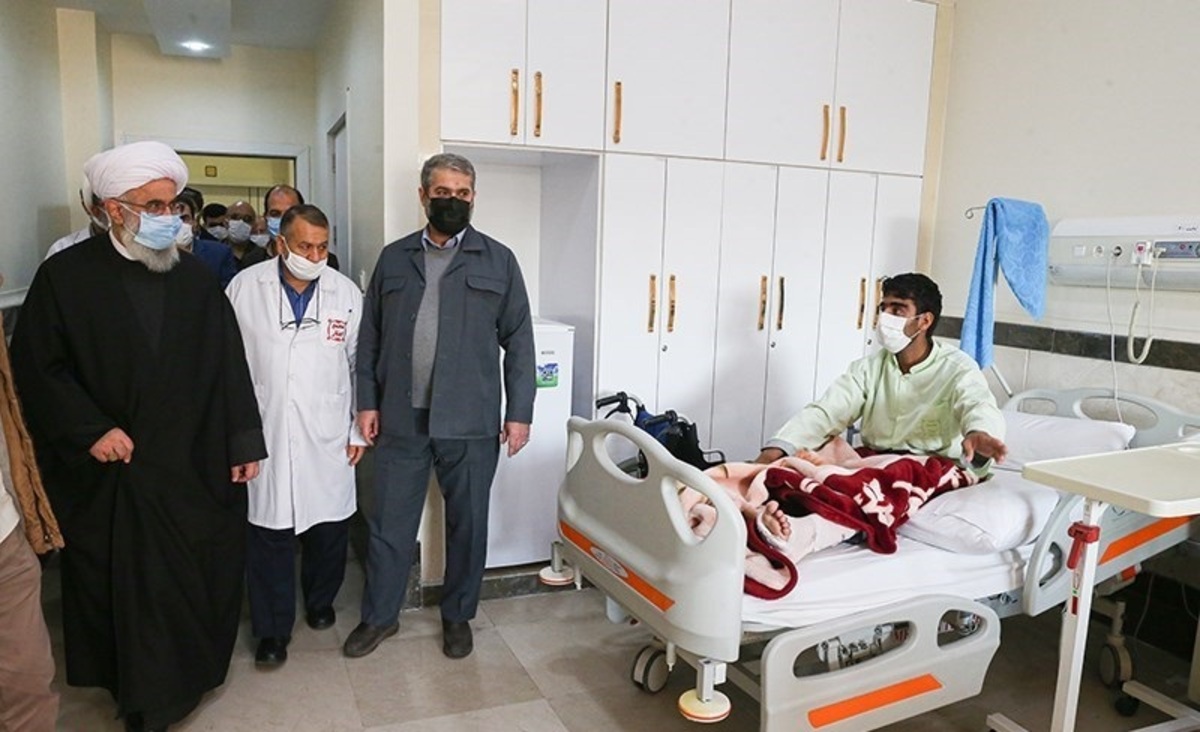 تصاویر| عیادت از مجروحان حادثه تروریستی مسجد قندهار