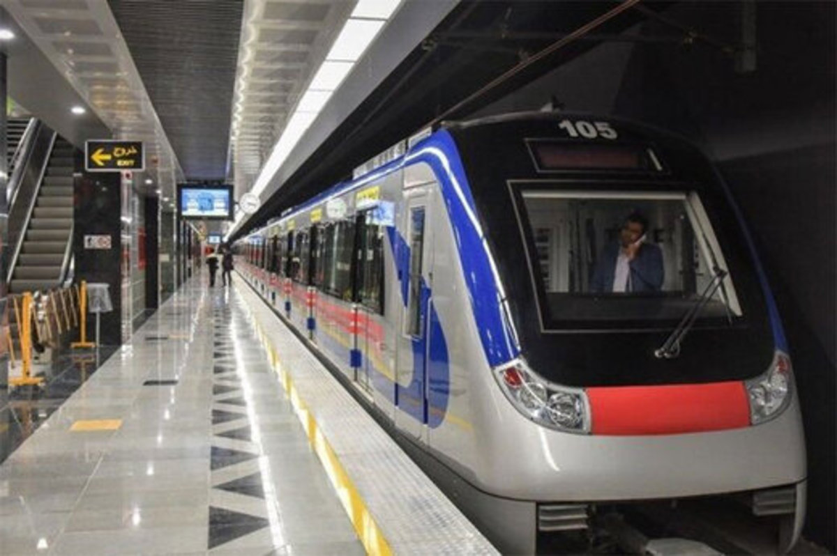 واکنش عضو شورای شهر به اقدام زاکانی برای قرض دادن قطار متروی تهران به قم