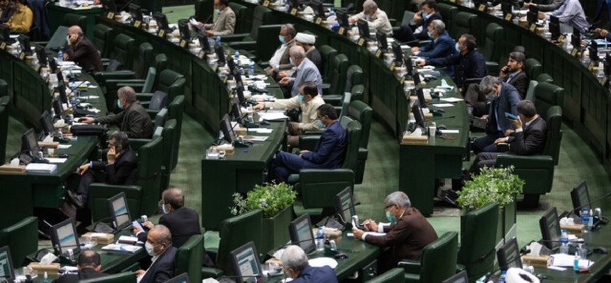 مجلس انقلابی هنوز درگیر دولت روحانی