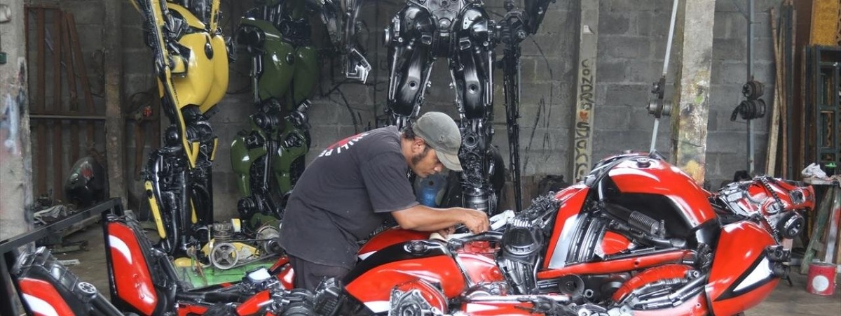 تصاویر| ساخت ربات‌های فیلم‌های اکشن با قطعات موتورسیکلت