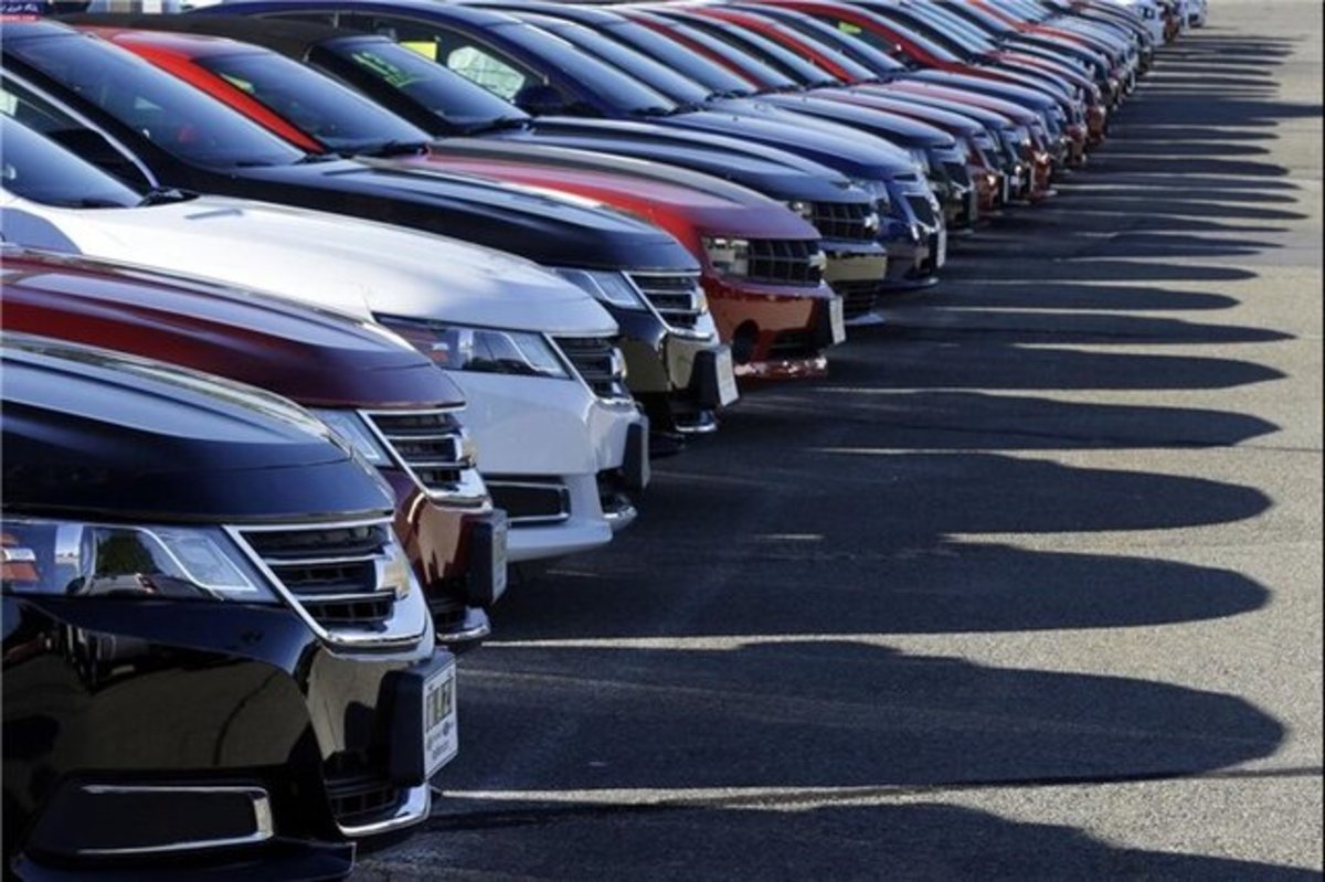 انتقاد از قیمت‌گذاری و انحصار خودروسازان