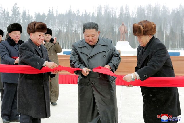 رهبر کره‌شمالی پس از ۵ هفته ظاهر شد