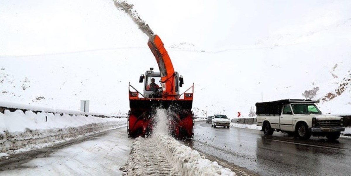 برف و باران در‌ جاده‌‌های ‌۱۲ استان/ ۶ محور مسدود است