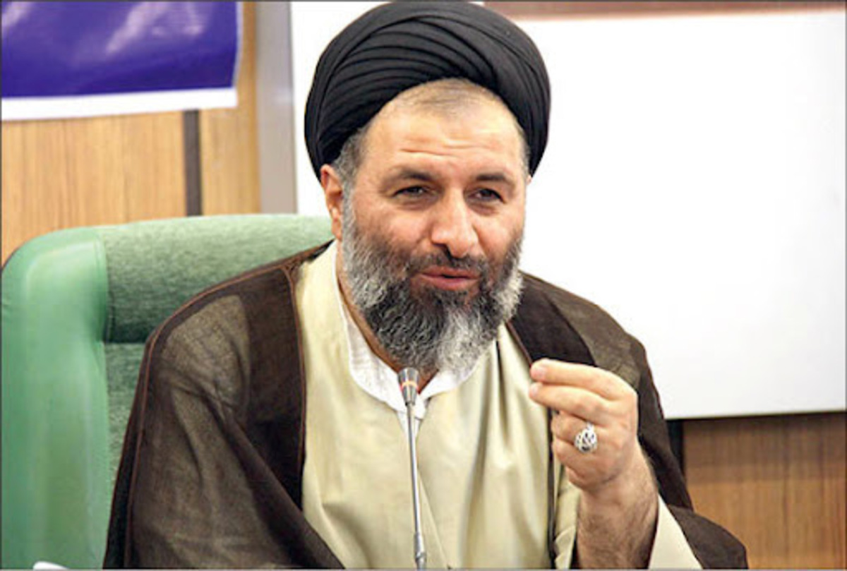 رییس عقیدتی ناجا: چندهمسری تبلغ دشمن است / چرا مرد و زن مقابل فرزندان به هم محبت نمی‌کنند؟