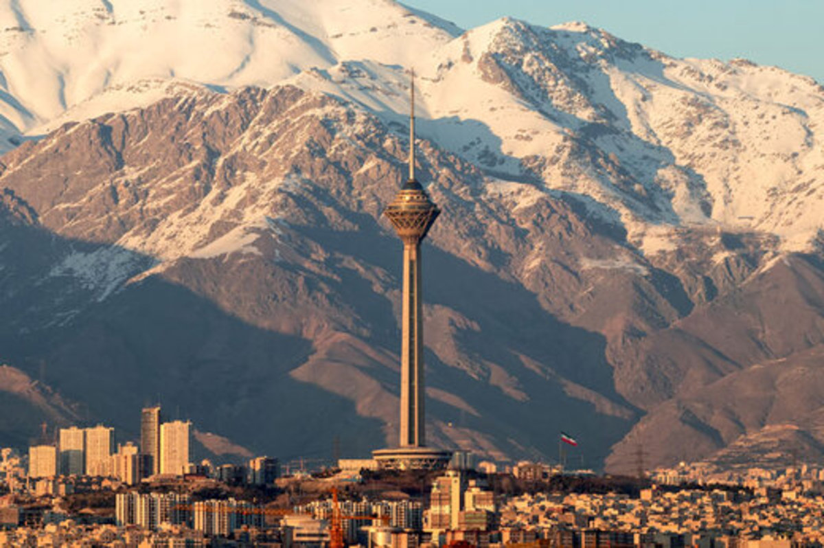 تهران سالانه ۱۸ تا ۲۵ سانتی نشست می‌کند