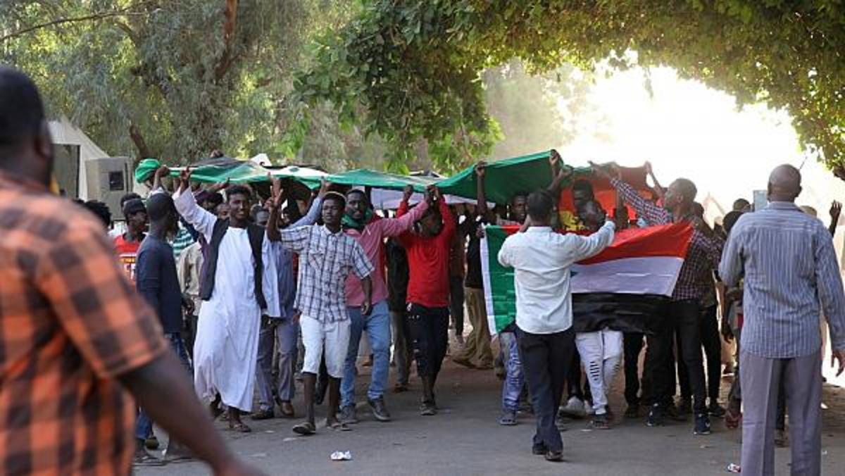 جزئیات کودتا در سودان؛ ارتش دولت انتقالی را منحل کرد