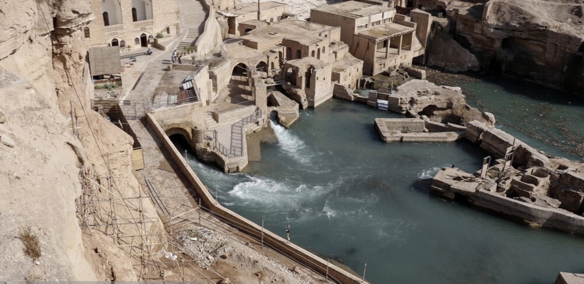 تصاویر| جداره غربی سازه‌های آبی تاریخی شوشتر در خطر تخریب
