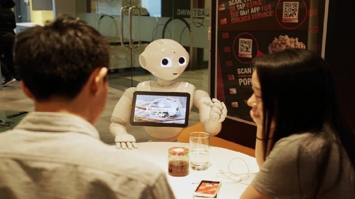 فیلم| رستوران تمام رباتیک در ژاپن
