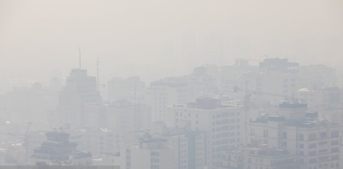 تشدید آلودگی هوای تهران در یک روز بارانی/ کیفیت هوای ۱۹ ایستگاه در وضعیت قرمز