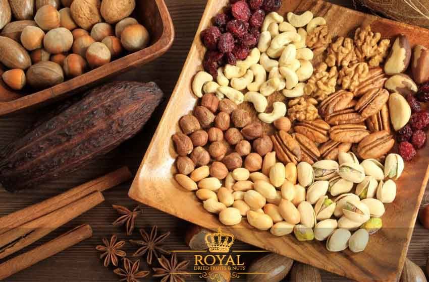 در فروشگاه اینترنتی آجیل و خشکبار رویال چه محصولاتی به فروش می&zwnj;رسد؟
