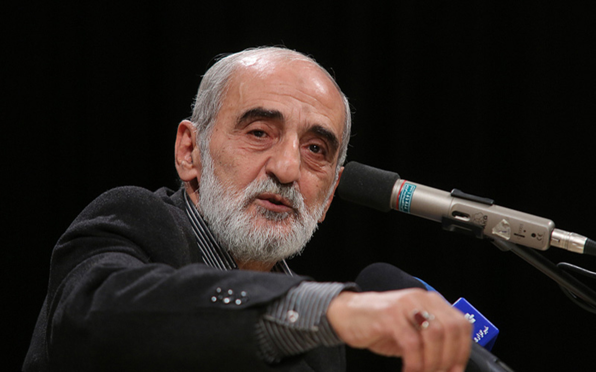 واکنش تند کیهان به توصیفات روزنامه اصلاح‌طلب از علی باقری؛ عذرخواهی کنید