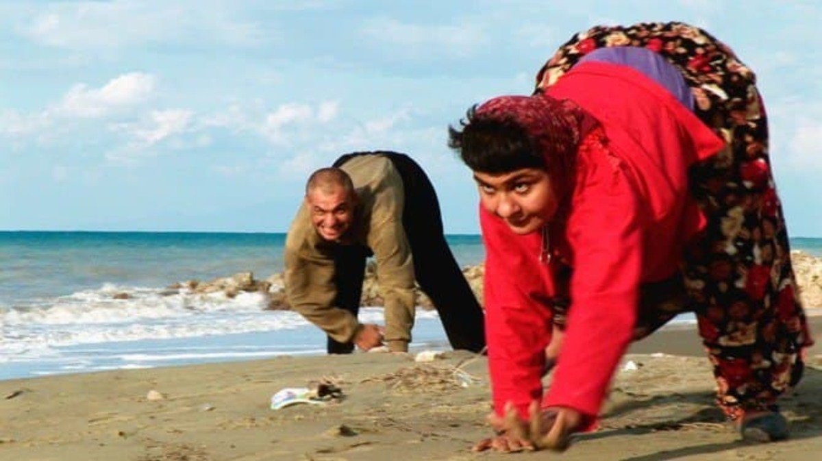 تصاویر| خانواده‌ای شگفت‌انگیز در ترکیه؛ این آدم‌ها چهار دست و پا راه می‌روند