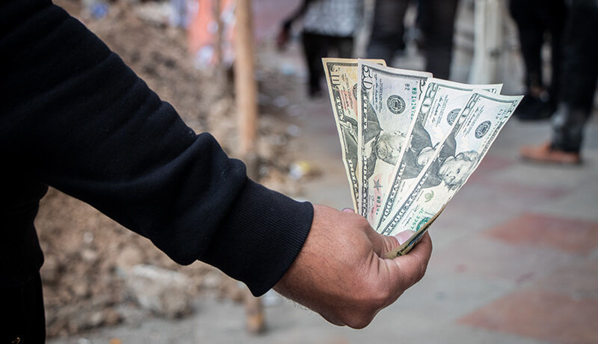 پیش‌بینی عجیب اکونومیست؛ دلار ۱۸ هزار تومان می‌شود؟