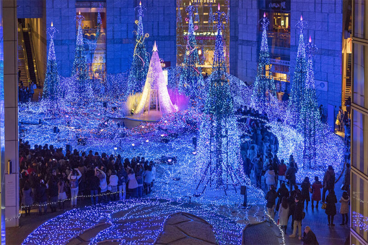 فیلم| استقبال تماشایی توکیو از تعطیلات کریسمس