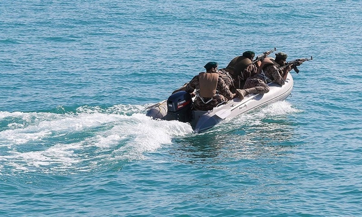 تصاویر| تمرین تاخت آبی تکاوران سپاه در خلیج فارس