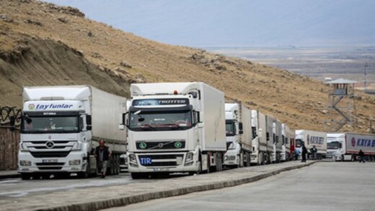 تردد کامیون‌ها و تریلرها در ۱۳ فروردین ممنوع است