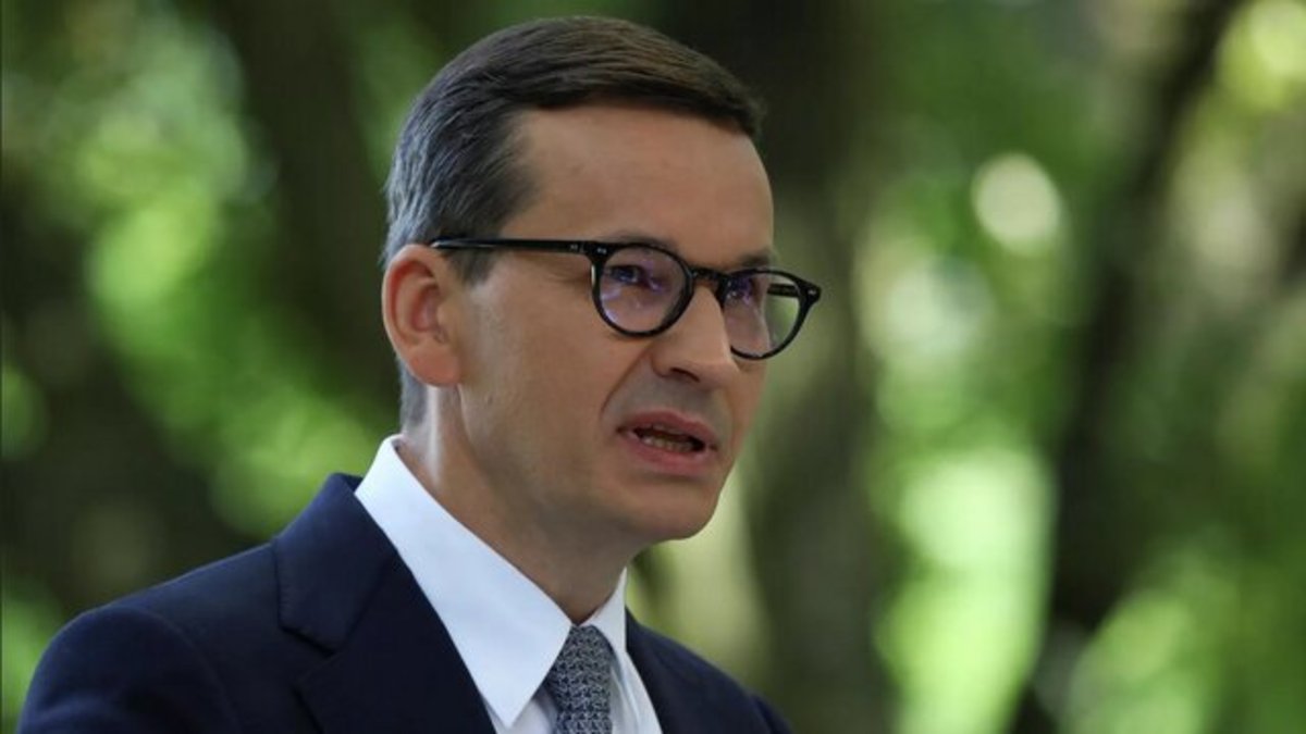 انتقاد شدید نخست وزیر لهستان از ماکرون به دلیل مذاکره با پوتین؛ 