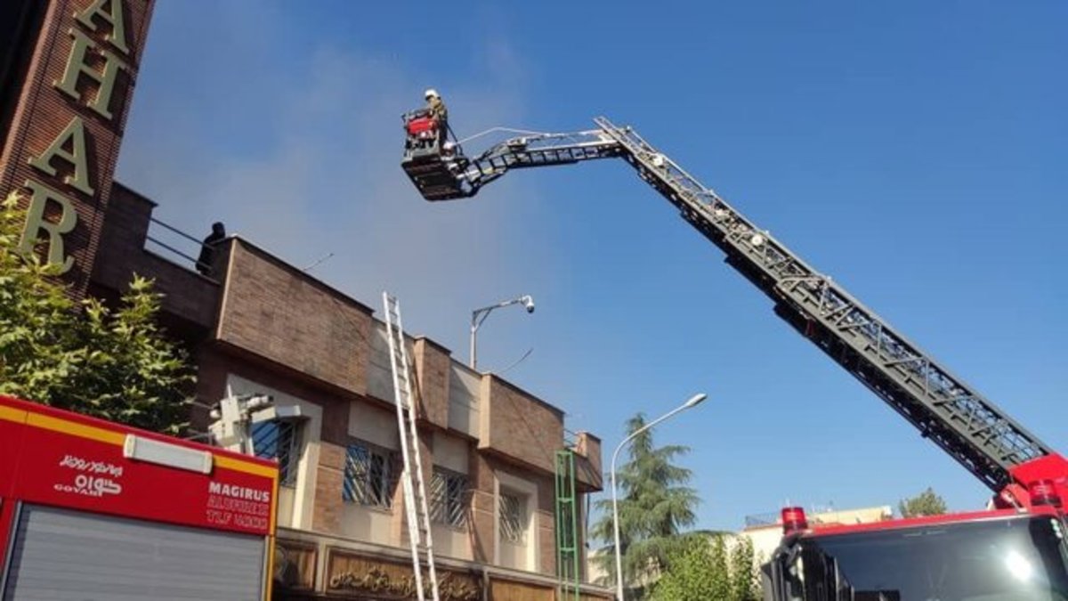 آتش‌سوزی گسترده ساختمان سه طبقه در بازار تهران