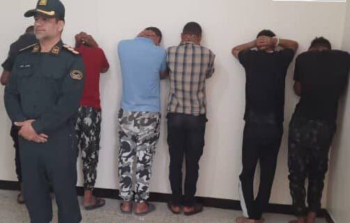 فیلم| حمله زورگیران به کامیون‌های هندوانه در مرز شلمچه