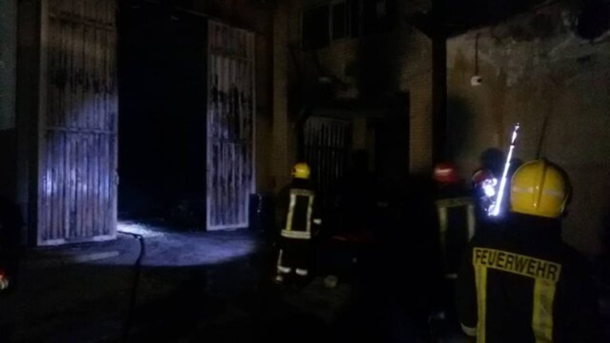 آتش سوزی گسترده در کارخانه کفش در قم