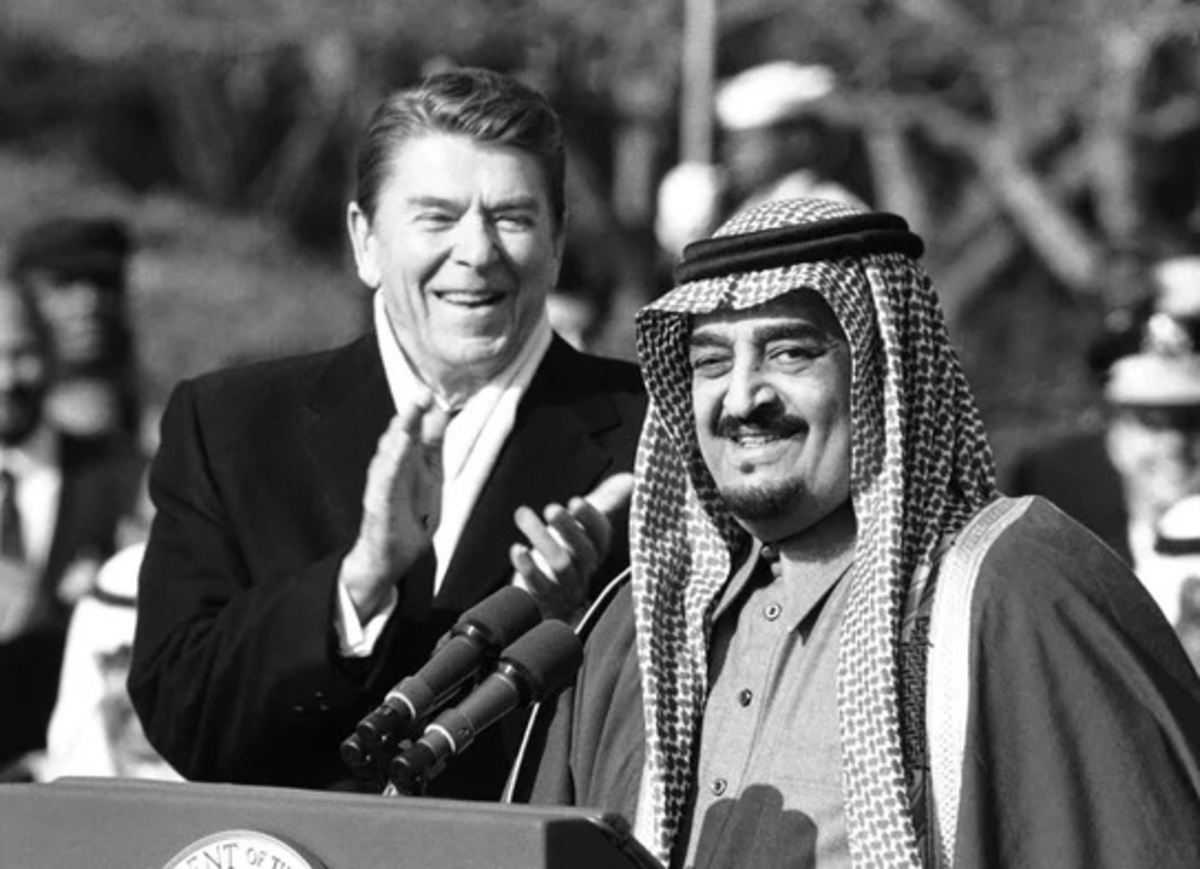 چرا اسرائیل در سال ۱۹۸۱ از کاخ سفید خواست تا جنگ با عربستان را کلید بزند؟