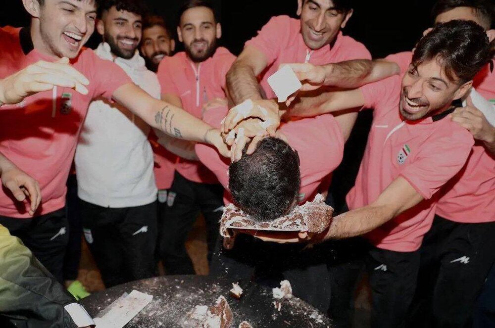 عکس| تولد کنعانیزادگان در اردوی تیم ملی عکس| تولد کنعانیزادگان در اردوی تیم ملی