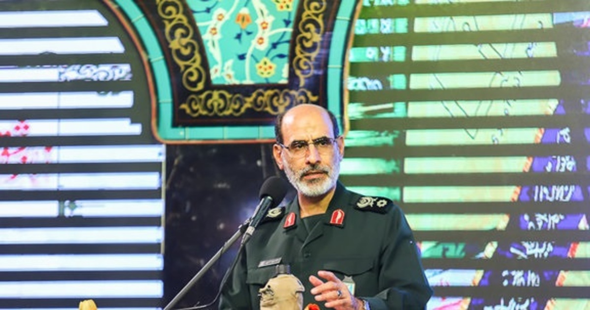 جانشین ستاد کل نیروهای مسلح: بعضیها به بزرگان کشور نامه نوشتند و از رهبری خواستند تا با آمریکا کنار بیاییم