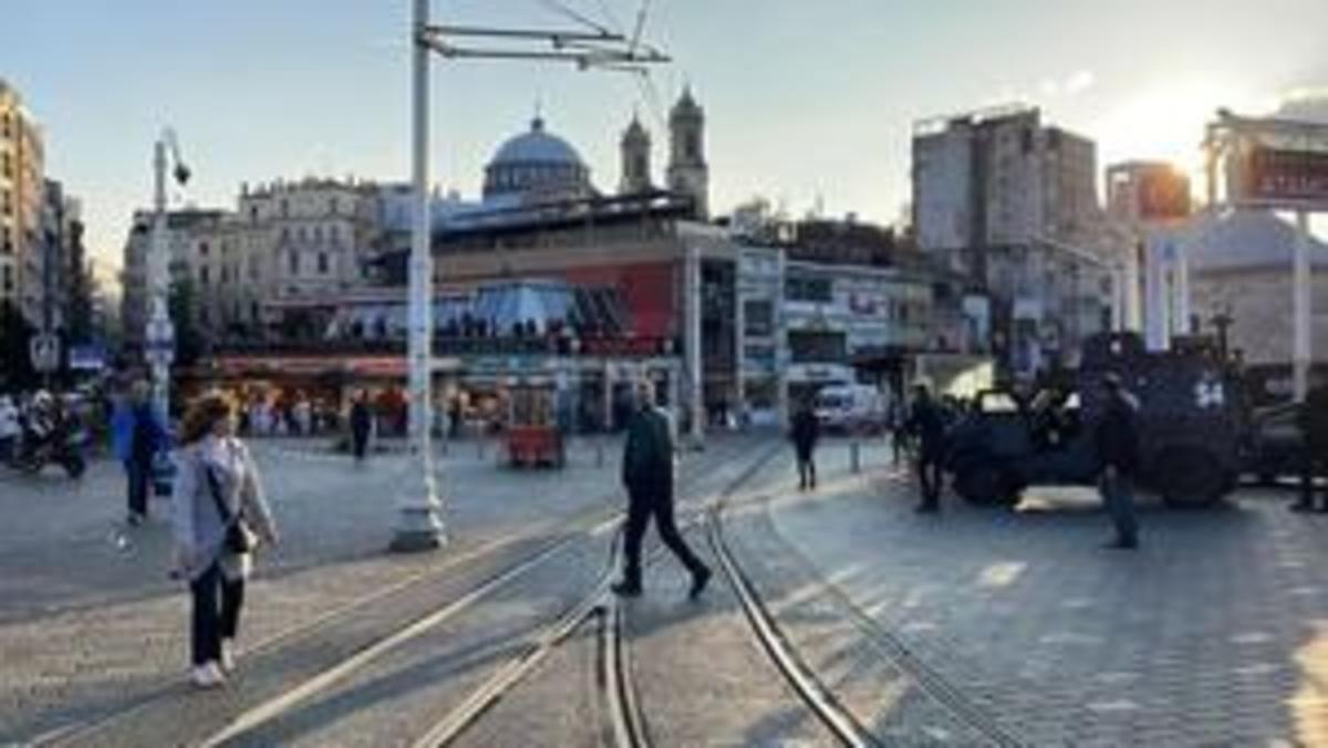 فیلم| فرار مردم از خیابانی در استانبول به خاطر کوله پشتی مشکوک