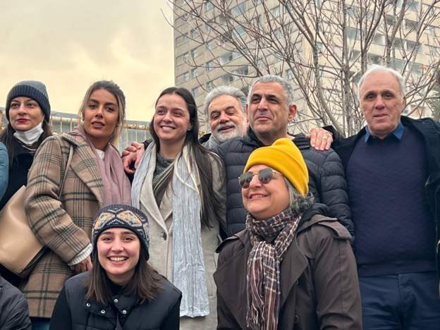 عکس| استقبال گرم از ترانه علیدوستی بعد از آزادی