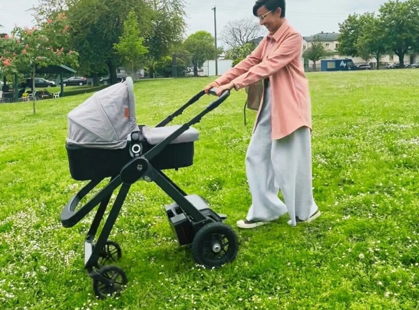 نوزاد‌هایی که تسلا سوار می‌شوند!