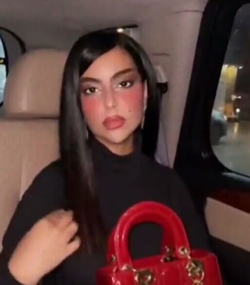 عکس| رونمایی از بدل جورجینا در خاک عربستان عکس| رونمایی از بدل جورجینا در خاک عربستان