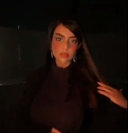 عکس| رونمایی از بدل جورجینا در خاک عربستان عکس| رونمایی از بدل جورجینا در خاک عربستان