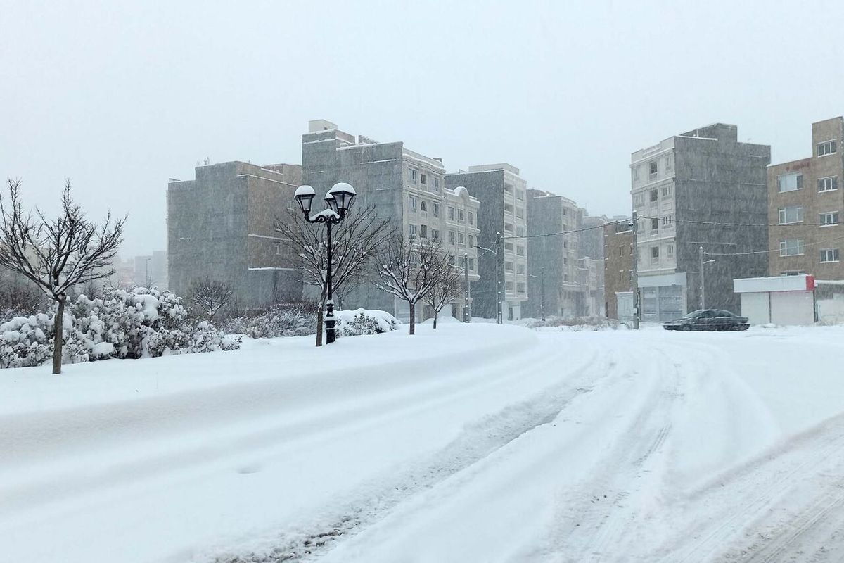 بارش برف ادارات چهارمحال و بختیاری را تعطیل کرد
