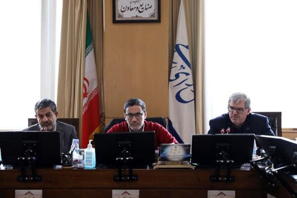 بررسی عملکرد و چشم انداز ۱۰ سال آینده سازمان فضایی ایران