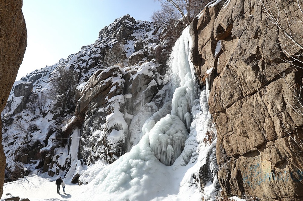 تصاویر| آبشار گنجنامه همدان یخ زد