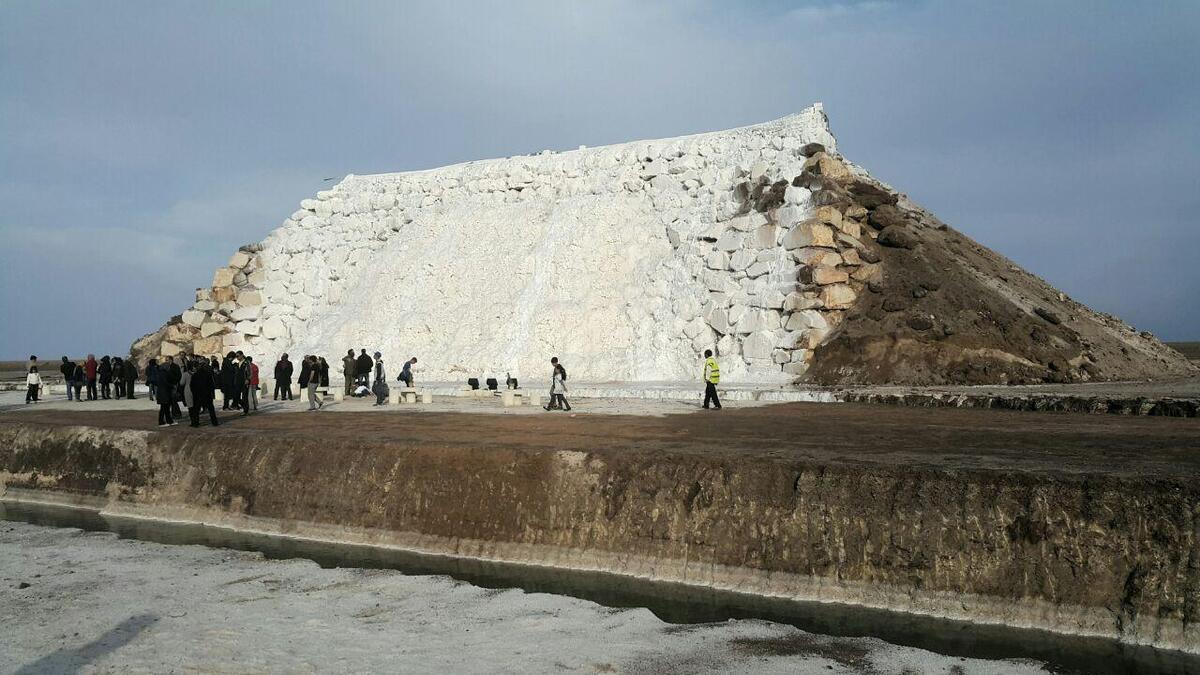 ویدیوئی دیدنی از تنها آبشار ۲۵ متری نمکی جهان در ایران