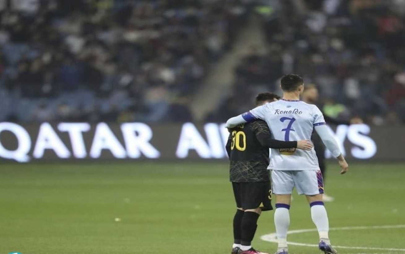 عکس| قابی که احتمالا دیگر تکرار نمیشود/ رونالدو و مسی در آغوش هم عکس| قابی که احتمالا دیگر تکرار نمیشود/ رونالدو و مسی در آغوش هم