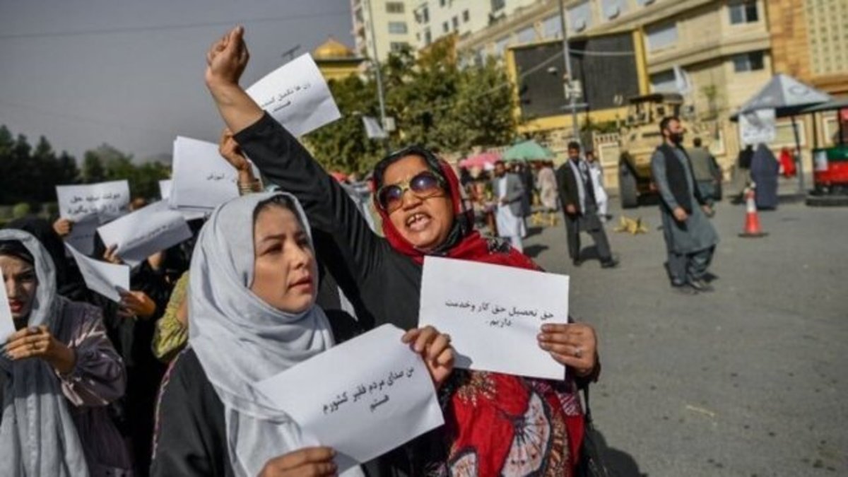 سرکوب زنان معترض به ممنوعیت تحصیل دختران در افغانستان