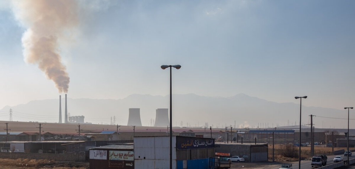 تصاویر| باز هم آلودگی هوای اراک؛ باز هم مازوت‌سوزی نیروگاه شازند