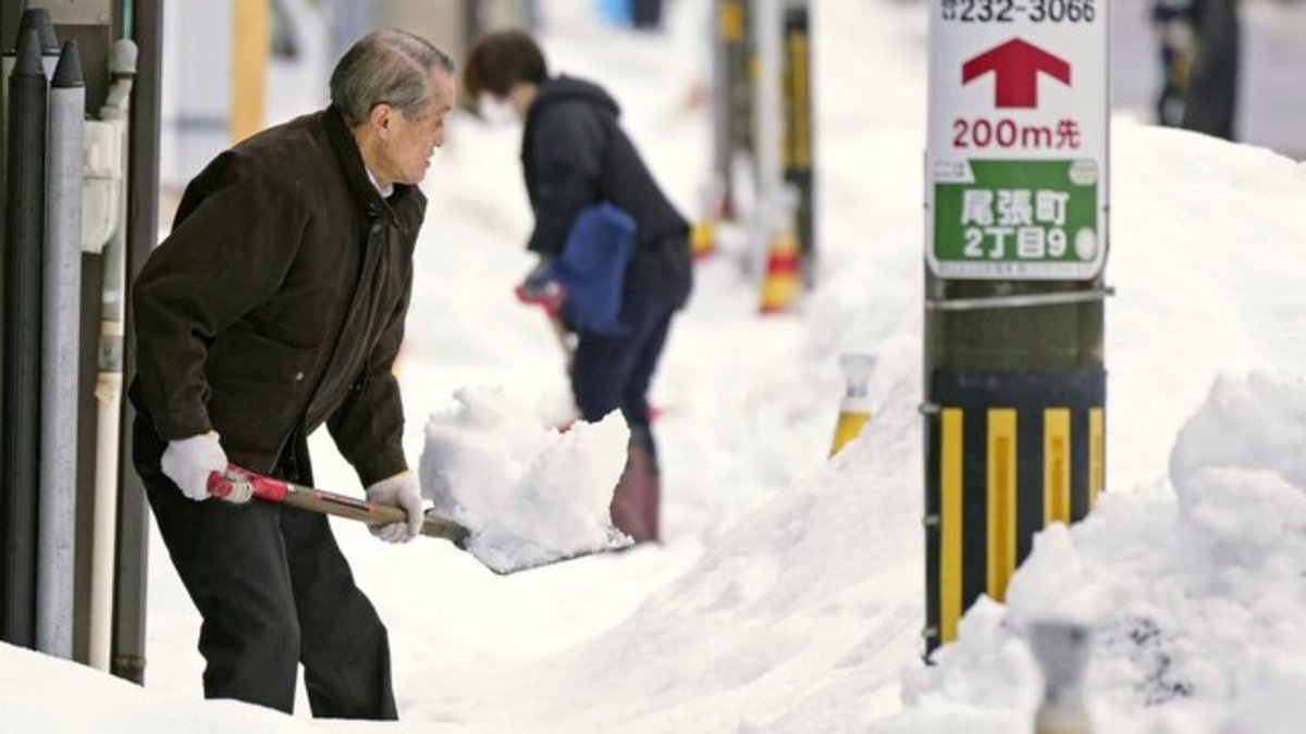 برف و کولاک، ژاپن را منجمد کرد/ ۱۷ کشته و بیش از ۹۰ زخمی تاکنون