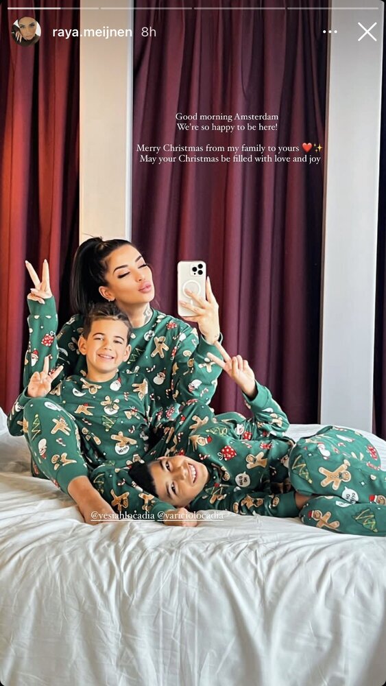 تصویر کریسمسی خانواده لوکادیا بدون او! تصویر کریسمسی خانواده لوکادیا بدون او!