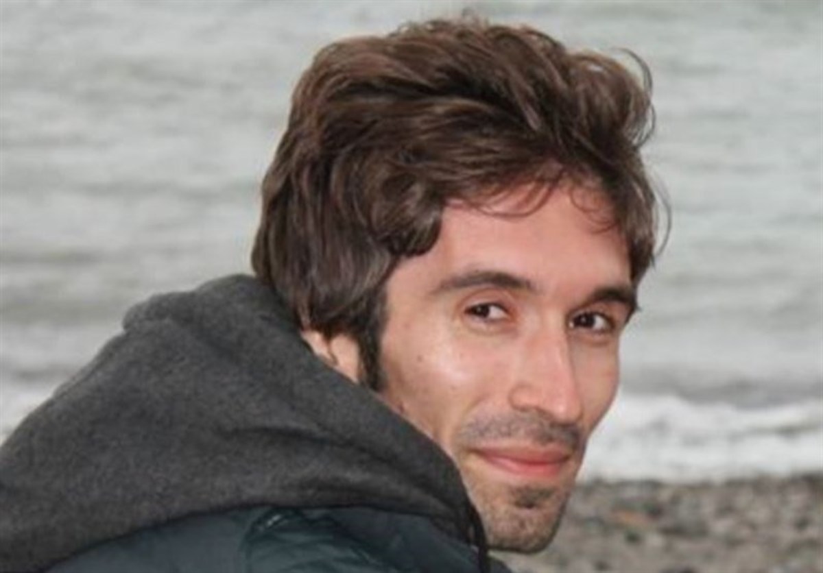 آرش صادقی آزاد شد/ یک خبرنگار بازداشت شد