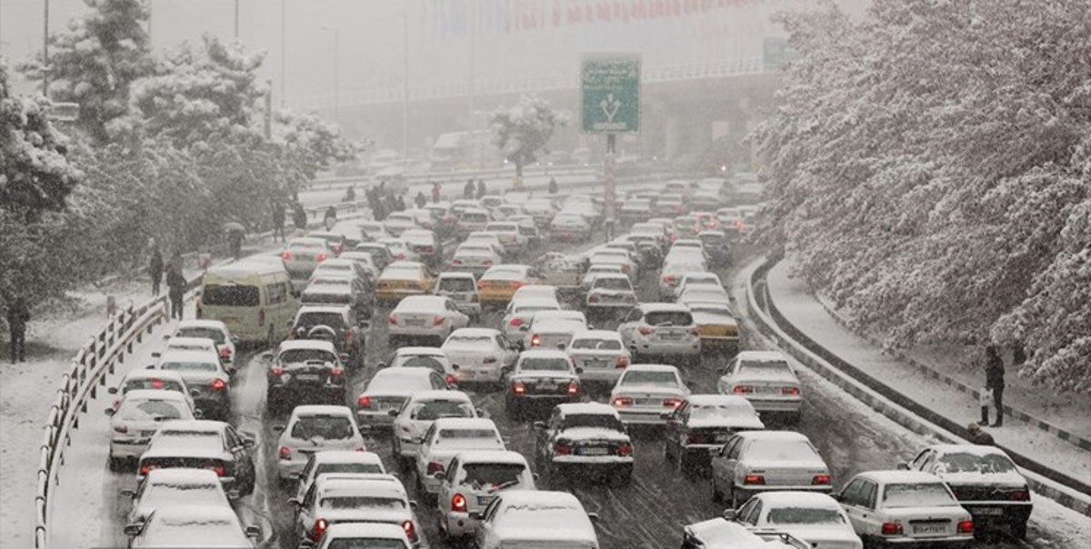 بارش برف و باران و ترافیک سنگین در تهران