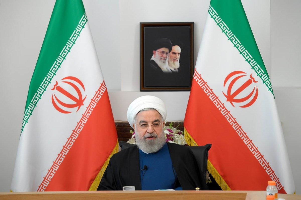 روحانی: اگر از مردم فاصله بگیریم شکست می‌خوریم/ وقتی مجبور به پذیرش قطعنامه ۵۹۸ شدیم که خطر کمرنگ شدن حمایت مردم وجود داشت