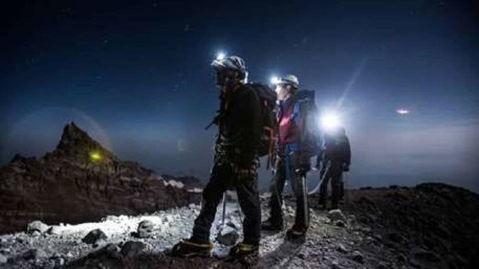 نجات ۲ کوهنورد سنندجی گرفتار در برف و کولاک