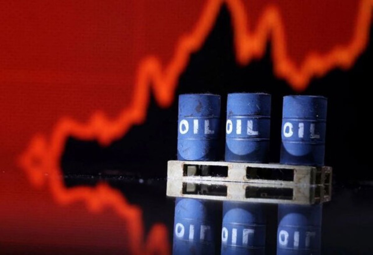 صعود دلار، ریزش قیمت نفت