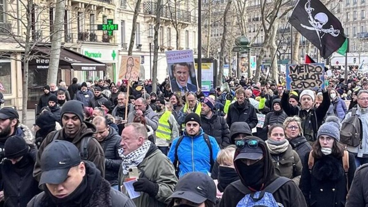 تظاهرات فرانسوی‌ها در اعتراض به افزایش سن بازنشستگی