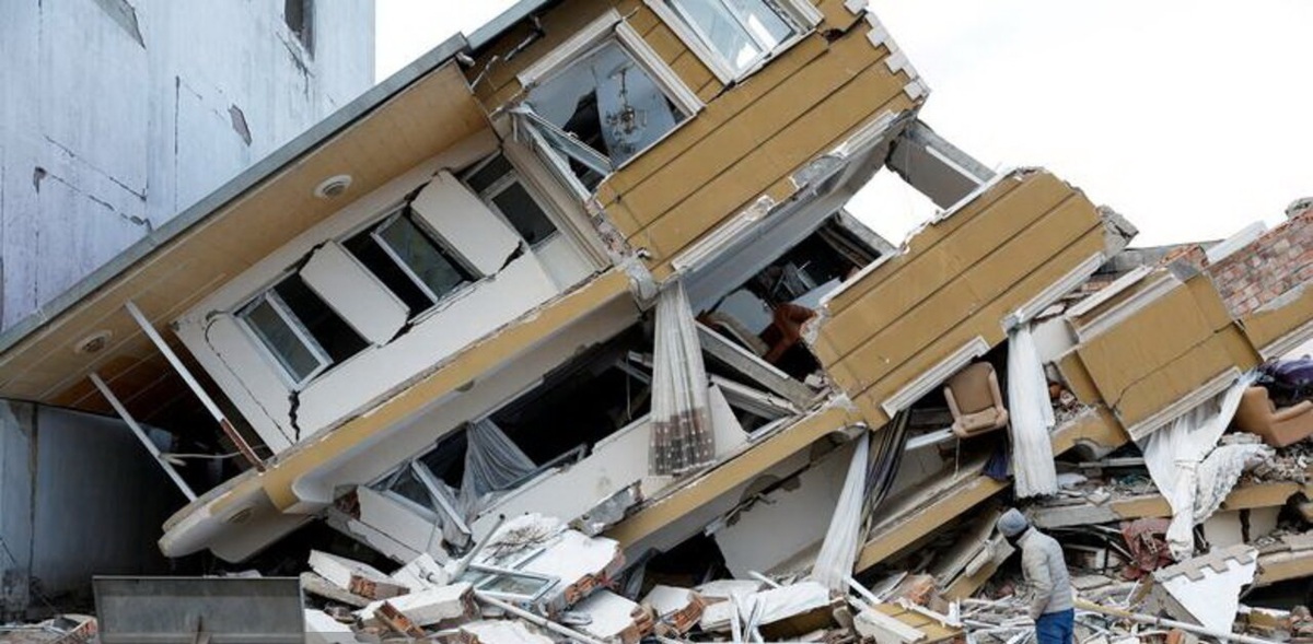 تصاویر| عملیات امداد و نجات و آواربرداری در مناطق زلزله زده ترکیه